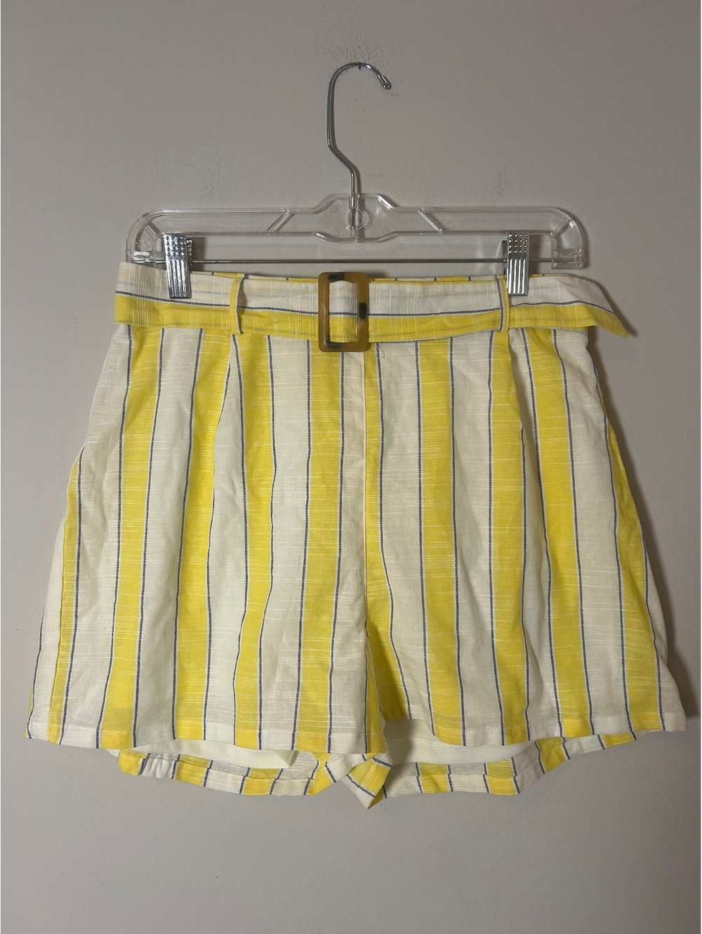 Altar’d State 100% Cotton Yellow Striped Shorts with Tortoise Buckle Size Medium